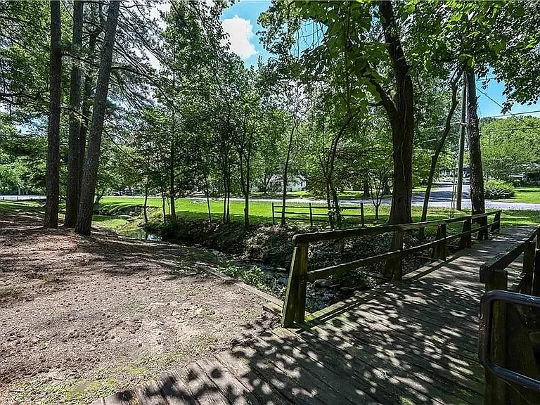 258 Bellvue Dr SE — Photo 20