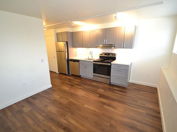 5th image of 224 23rd Ave E Unit 2