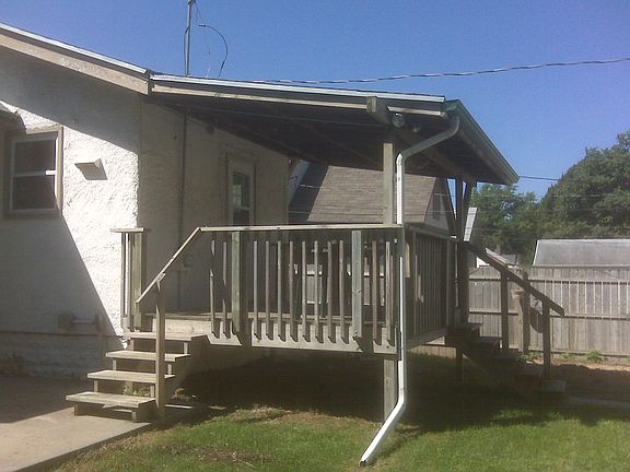 3rd image of 4916 Erskine St