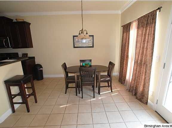 breakfast room