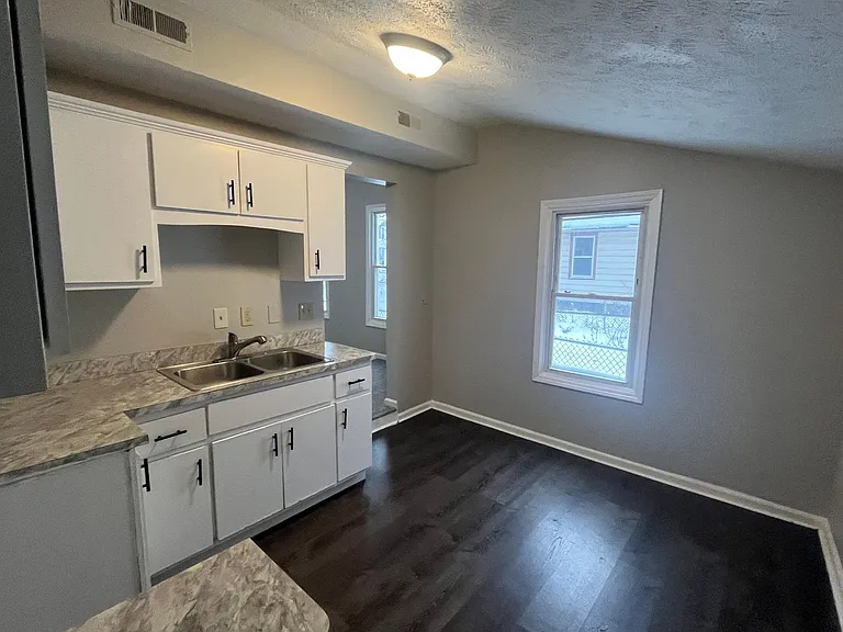 7728 Elton Ave — Photo 33