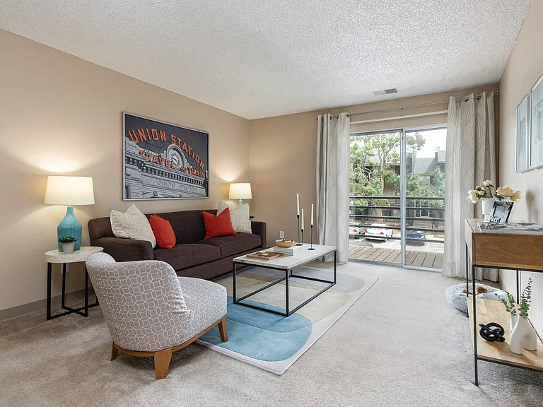 Wentworth Apartments — Photo 6