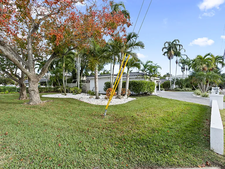131 Toledo Way NE — Photo 40