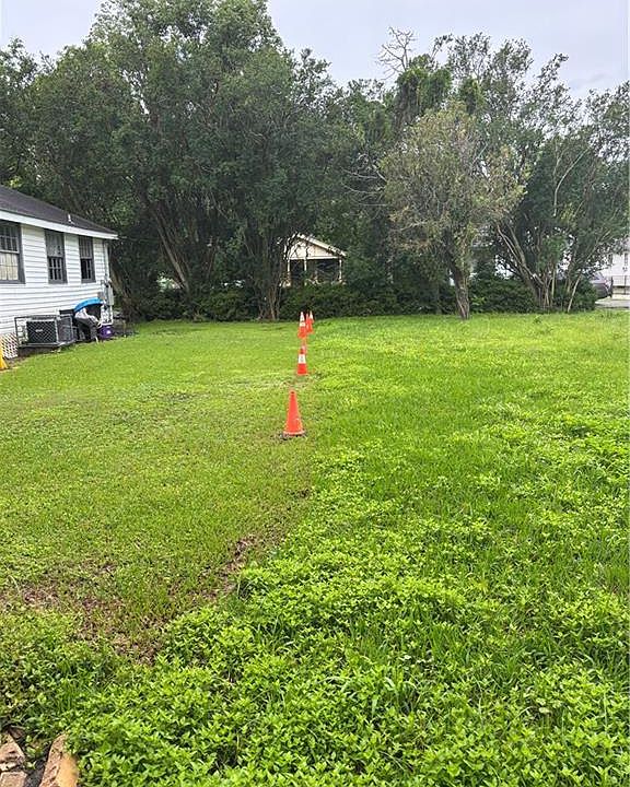 2nd image of 1336 Numa St