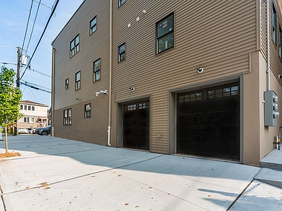 2nd image of 28 Giles Ave