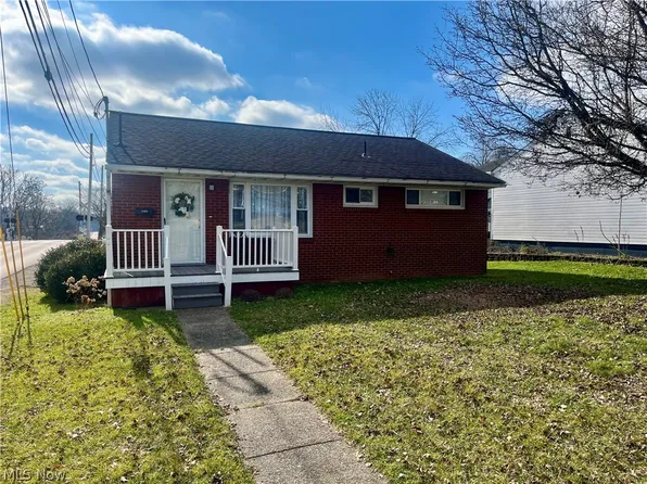 1501 Boulevard Dr, Belpre, OH 45714