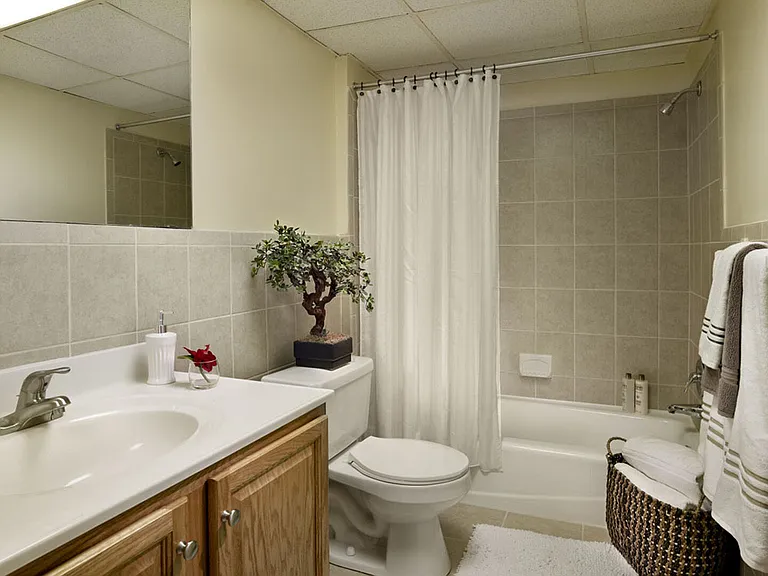 Green Valley Manor — Photo 14
