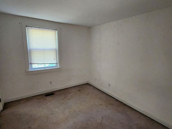 5th image of 207 Purefoy Rd #A