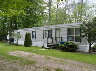 137 Nottingham Dr, Houghton Lake, MI 48629