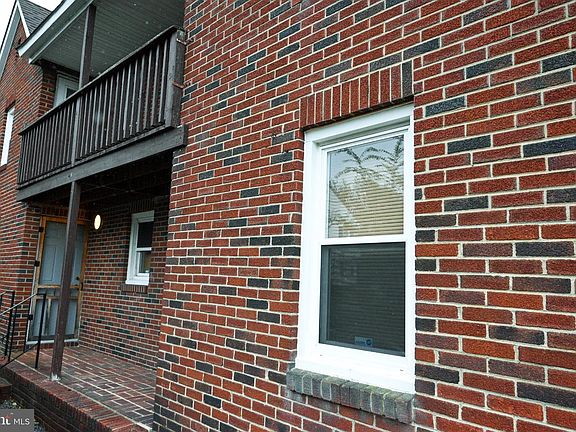 5th image of 115 5th St