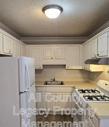 4th image of 3074 Destin Cir
