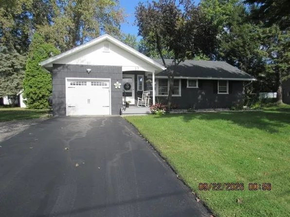 10 Claremont Ave, Massena, NY 13662