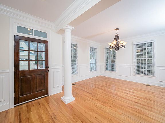 2nd image of 1607 Westover Ln #34