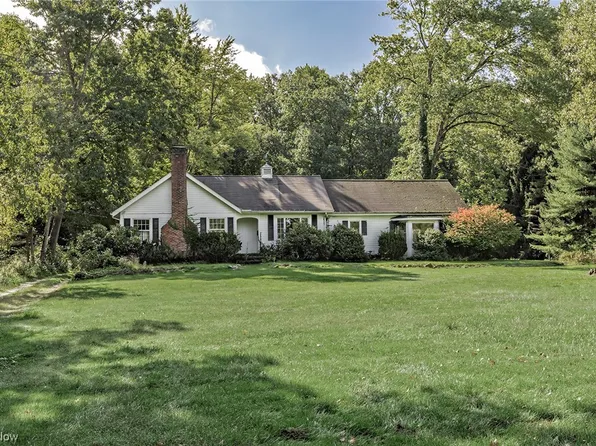 511 Solon Rd, Chagrin Falls, OH 44022