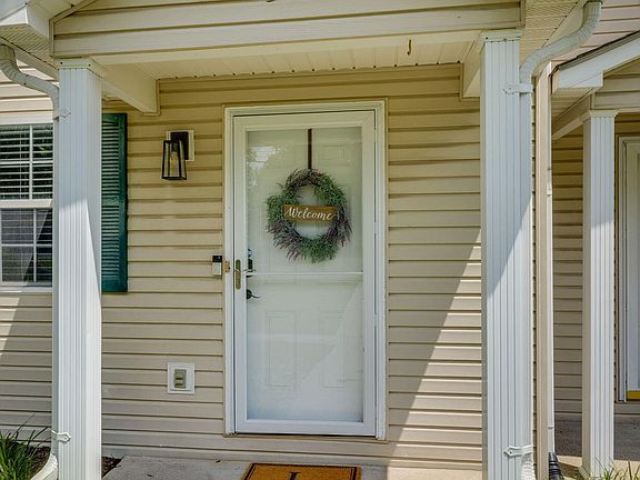 3rd image of 2305 S Greenwood Dr Unit 3