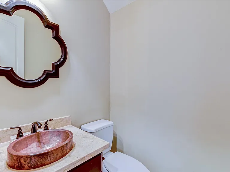 2306 Couch St — Photo 18