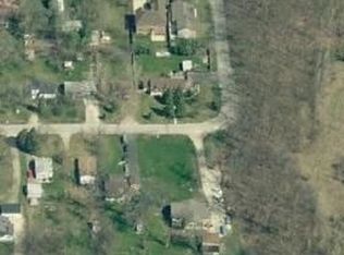 17W210 Red Oak Ave, Addison, IL 60101