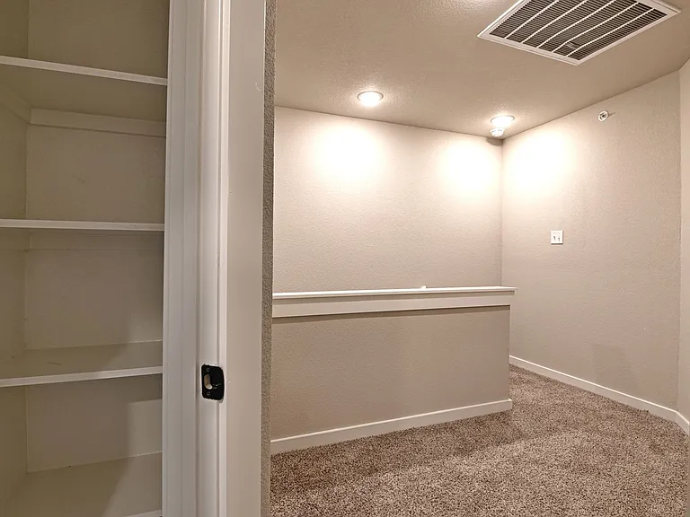 11318 Clearmine St — Photo 34
