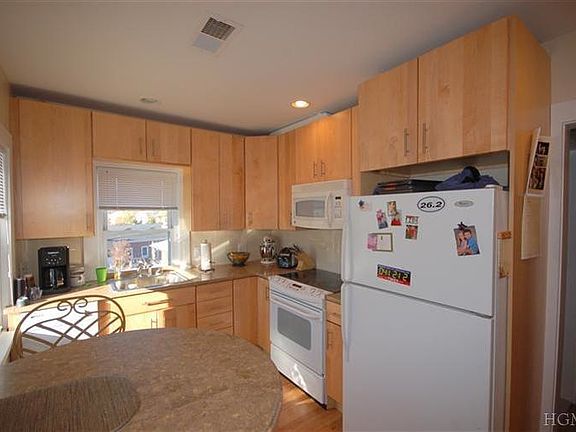 3rd image of 426 Union Ave #2