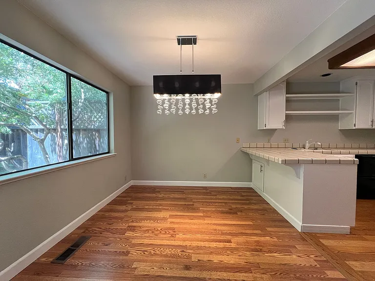 1201 W Parr Ave — Photo 6