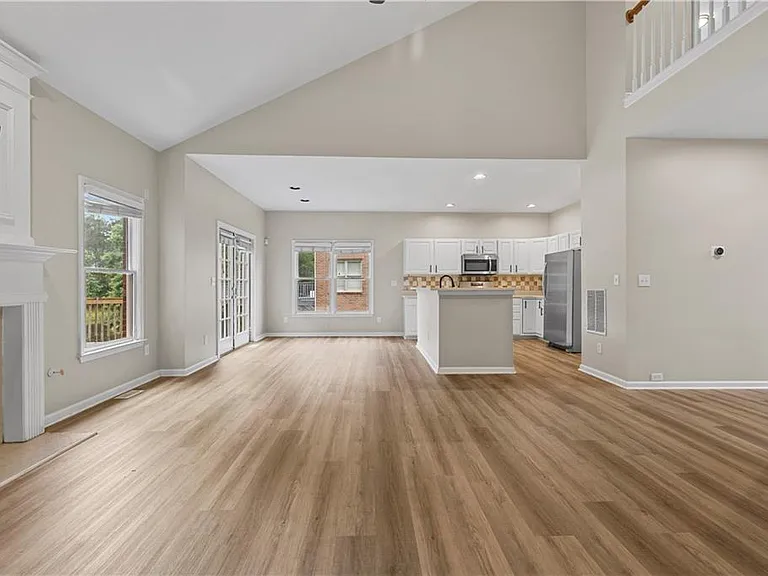 628 Vista Ter — Photo 9