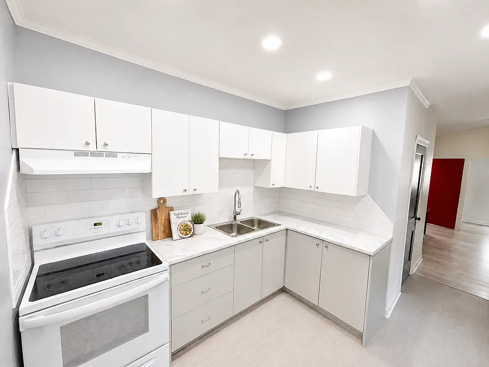 93 Grant Ave #1