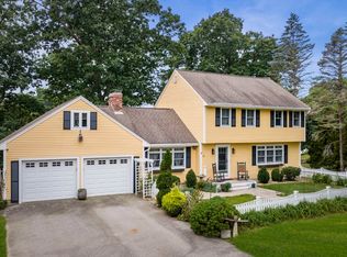 13 Lakeridge Dr, Georgetown, MA 01833
