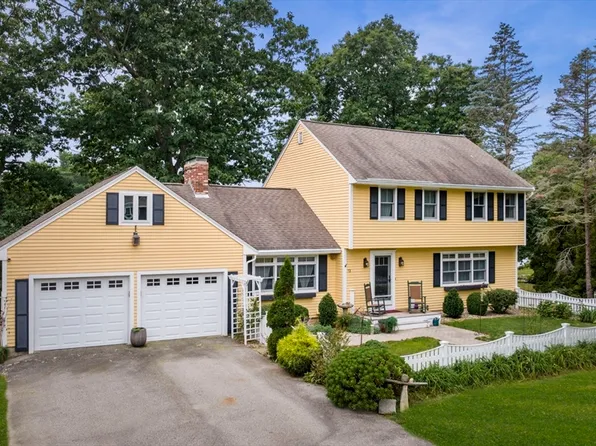 13 Lakeridge Dr, Georgetown, MA 01833