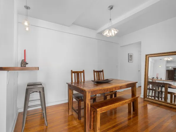 400 East 52nd Street 7A image 3 of 8