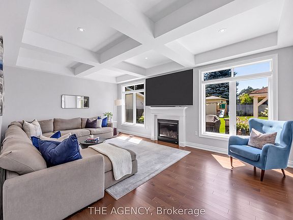 4th image of 576 Oakwood Dr