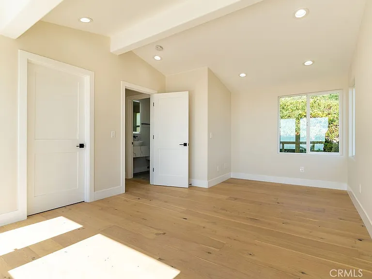 2850 Zell Dr — Photo 26