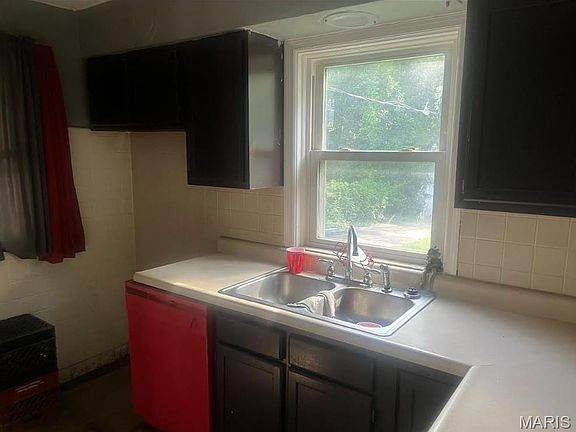 3rd image of 604 East Ave