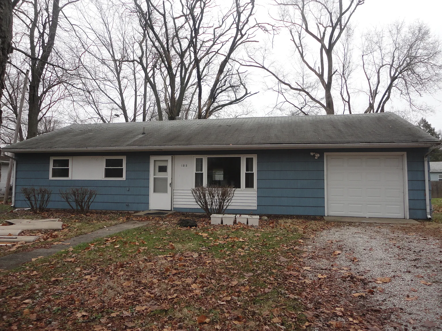 1312 Rosewood Dr photo 1