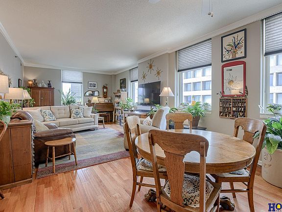 5th image of 128 N 13th St APT 804