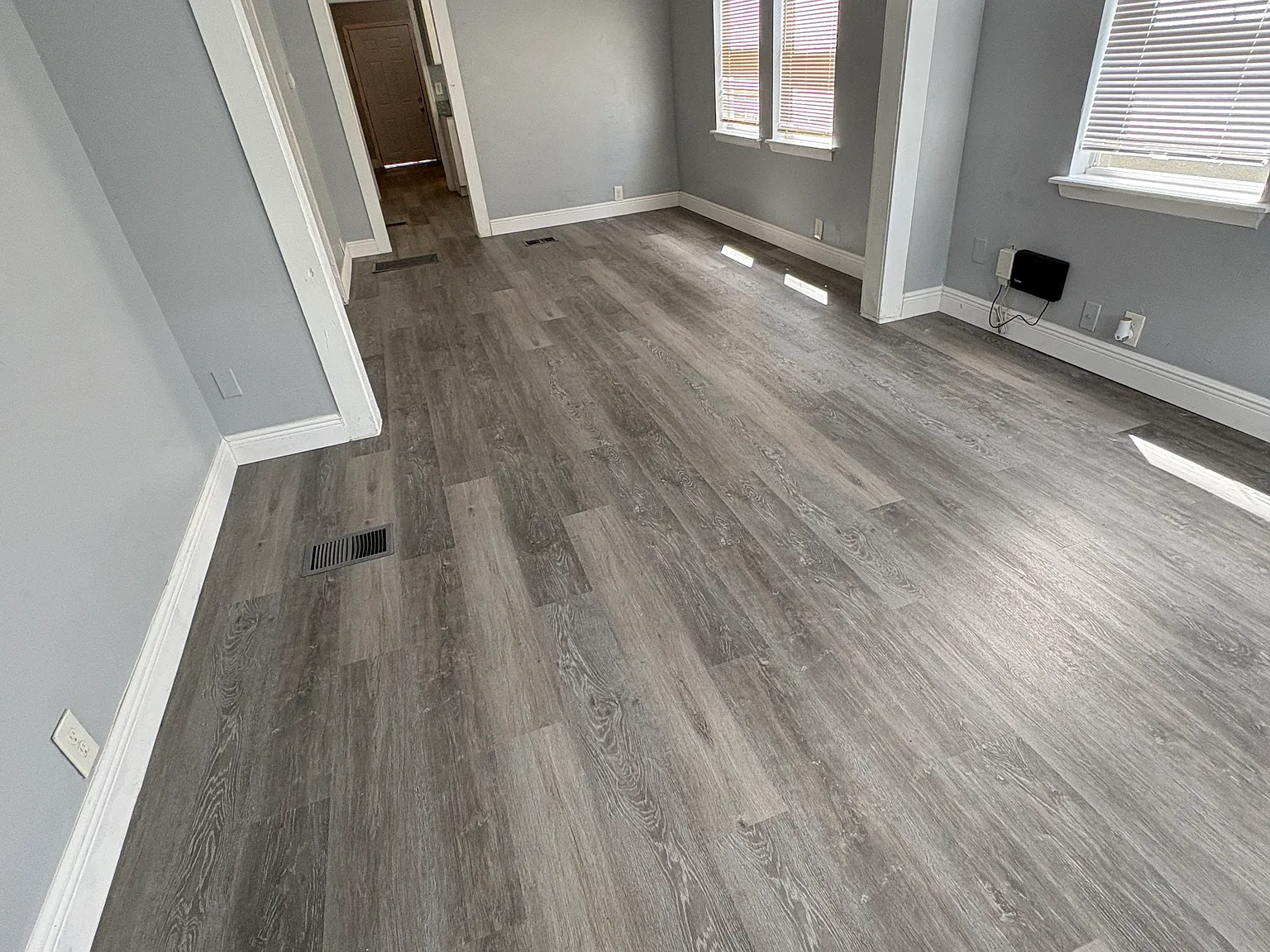 2312 W Spruce St — Photo 3