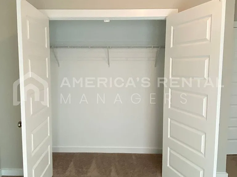535 Troubadour Ln — Photo 14
