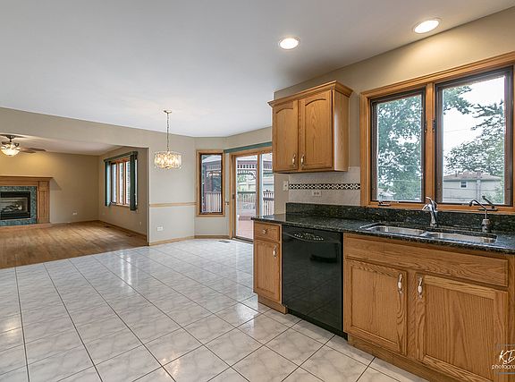 5th image of 9325 S 81st Ct