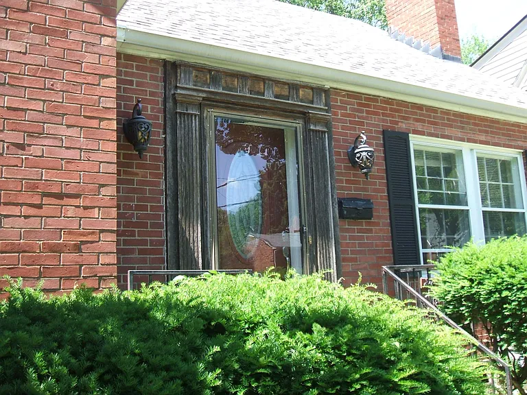 Valley Dr — Photo 1
