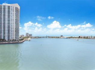 888 Brickell Key Dr APT 712, Miami, FL 33131
