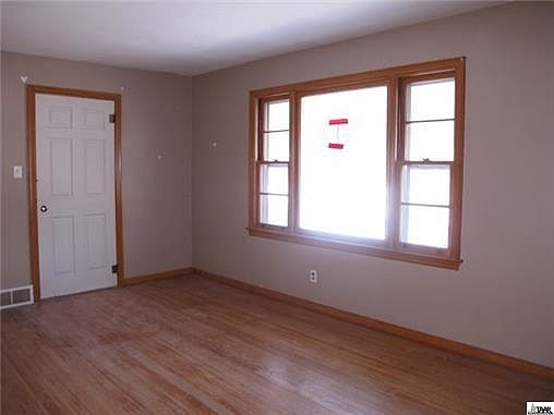 2nd image of 517 S 78th St