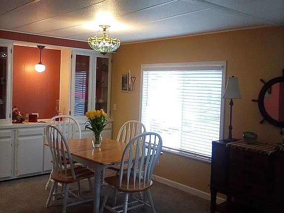 Built-in in dining room