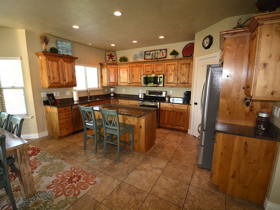 1st image of 3948 Winthrope Dr