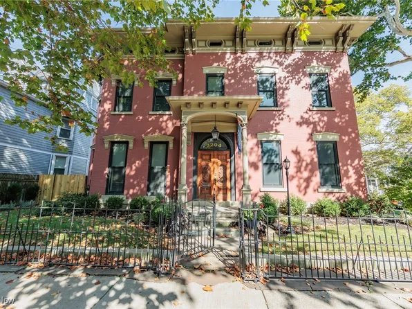 3204 Clinton Ave, Cleveland, OH 44113