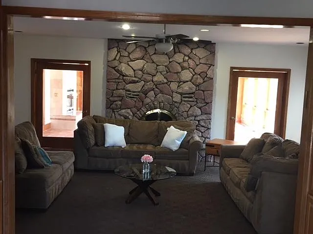 Barbizon Ct — Photo 10