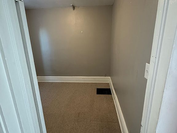 5th image of 3619 6th Ave #1F