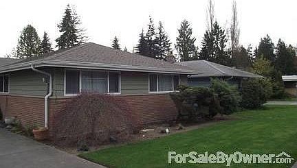 Back Yard
						:
						Huge back yard that once was in the Sunset magazine years ago!