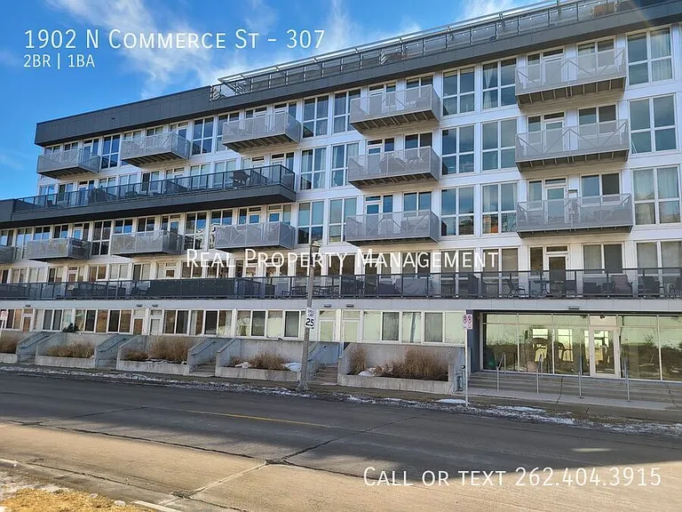 1902 N Commerce St #307 — Photo 1