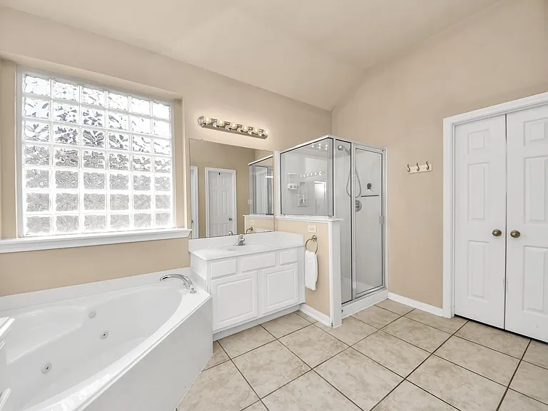 945 Autumn Brook St — Photo 16