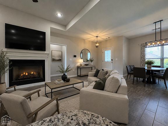 5th image of 104 Sophie Dr