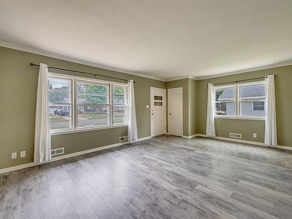 3rd image of 3600 52nd St